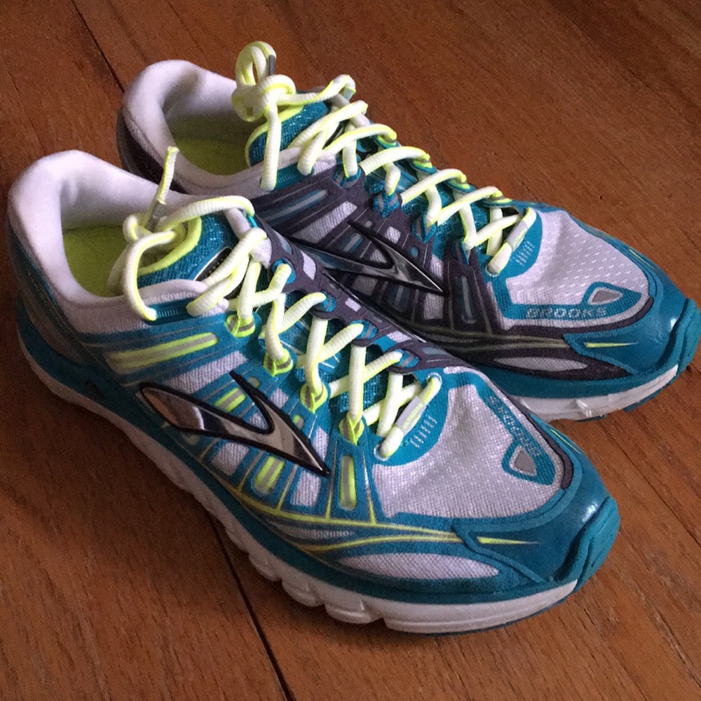 Brooks transcend running shoe